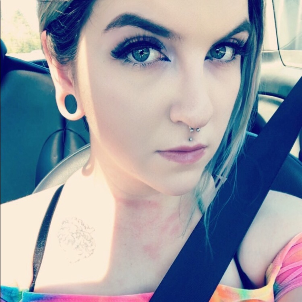 Meet your Posher, Izzy!